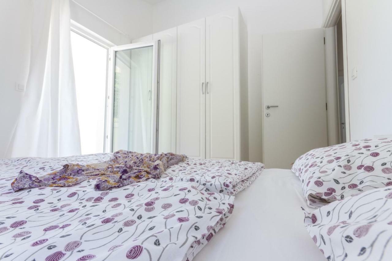 House Sunny Rock Baska Villa Exterior foto