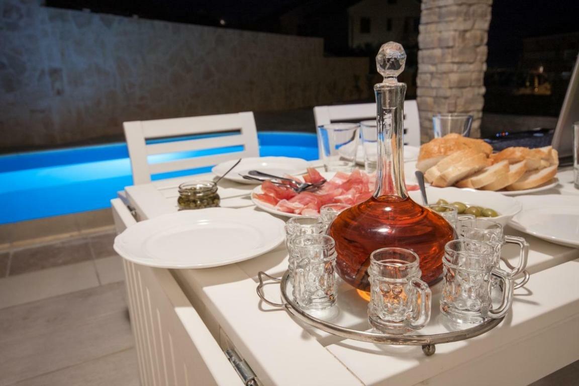 House Sunny Rock Baska Villa Cameră foto